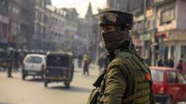  జల్లెడ పడుతున్న జవాన్లు