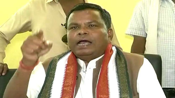 అసలు ఏం జరిగిందంటే.. అసలు ఏం జరిగిందంటే..