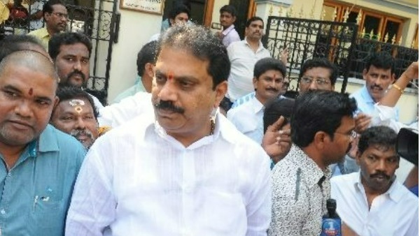 కోస్తా ప్రజల వల్లే హైదరాబాద్ అభివృద్ధి 