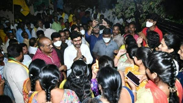 మంగళగిరి నియోజకవర్గంలో మండుటెండలలోనూ లోకేష్ పర్యటనలు 