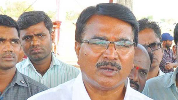 కేంద్రం నుండి నిధులు తెచ్చే దమ్ముందా? నిరంజన్ రెడ్డి సవాల్