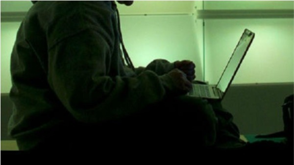 భర్తకు ప్రతిరోజూ పోర్న్ వీడియోలు చూసే పిచ్చి భర్తకు ప్రతిరోజూ పోర్న్ వీడియోలు చూసే పిచ్చి