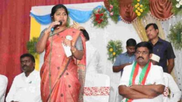 పాదయాత్ర యధావిధిగా కొనసాగుతుందని చెప్పిన రాణి రుద్రమ పాదయాత్ర యధావిధిగా కొనసాగుతుందని చెప్పిన రాణి రుద్రమ