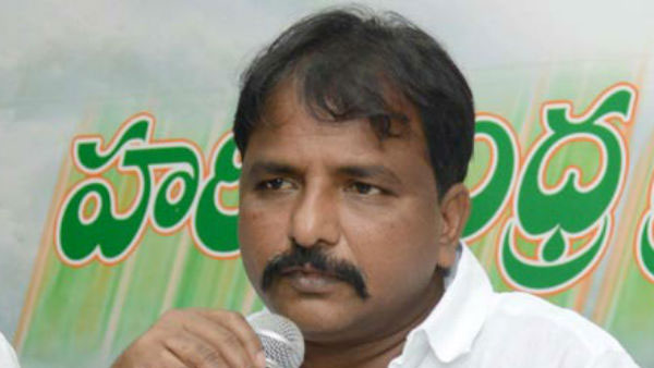 apcc chief sailajanath termed ys jagan as appula apparao due to his huge borrowings apcc chief sailajanath termed ys jagan as appula apparao due to his huge borrowings
