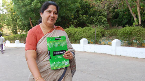 తాను తలచుకుంటే ప్రభుత్వం కూలిపోతుందని గవర్నర్ చెప్పడం సరికాదు తాను తలచుకుంటే ప్రభుత్వం కూలిపోతుందని గవర్నర్ చెప్పడం సరికాదు