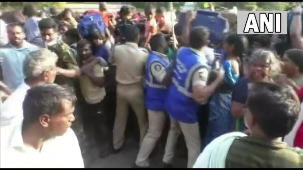 తిరుమలలో లక్షమందికి పైగా భక్తులు.. గందరగోళంగా పరిస్థితి 