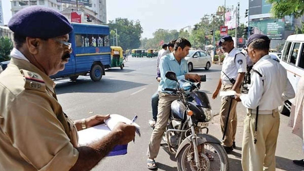 పెండింగ్ చలాన్లు చెల్లించకుంటే కఠిన చర్యలు