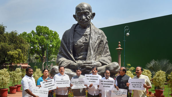 తెలంగాణ రైతాంగాన్ని కించ‌ప‌రిచేలా కేంద్రం తీరు..