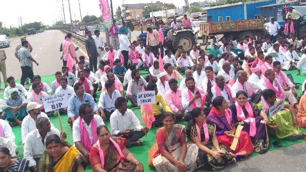 ధాన్యం కొనే వరకు ఆందోళనలు విరమించేది లేదన్న గులాబీ నేతలు 