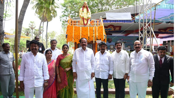  జగనా ? చంద్రబాబా?