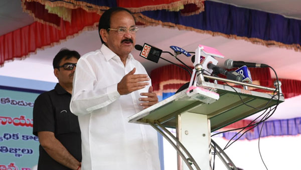 భాష కంట్రోల్లో పెట్టుకోవాలన్న వెంకయ్య