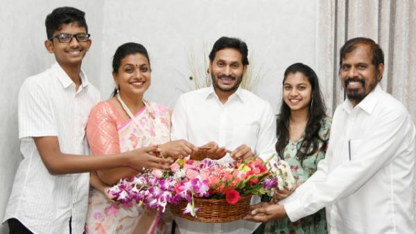  రెవెన్యూ మంత్రిగా ధర్మాన బాధ్యతలు