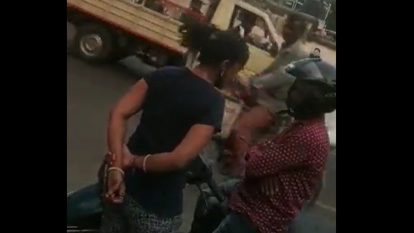 ప్రేమజంట.. మధ్యలోకి డెలివరీ బాయ్