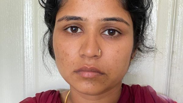 సొంత ఫామ్ హౌస్ లో పోలిటికల్ లీడర్ 