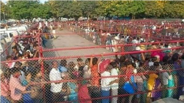 భక్తుల ఇబ్బందులు.. భక్తుల ఇబ్బందులు..