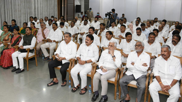 గ్రాఫ్ పెరగకపోతే..సీటు లేనట్లే