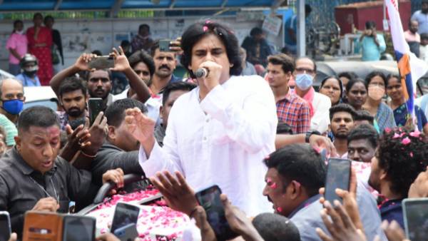 తెలంగాణలో 30 అసెంబ్లీ సీట్లలో పోటీ చేస్తాం: పవన్ కళ్యాణ్