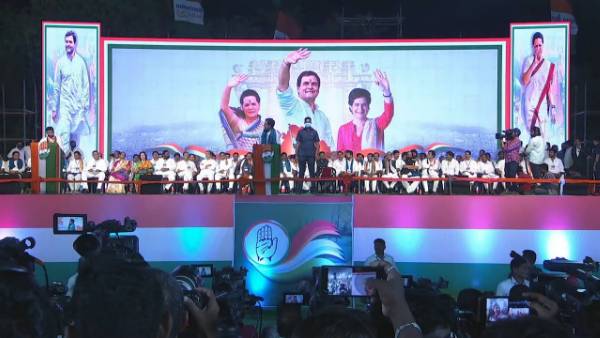 తెలంగాణకు రాజు మాత్రమే ఉన్నాడు: కేసీఆర్ లక్ష్యంగా రాహుల్ విమర్శలు తెలంగాణకు రాజు మాత్రమే ఉన్నాడు: కేసీఆర్ లక్ష్యంగా రాహుల్ విమర్శలు