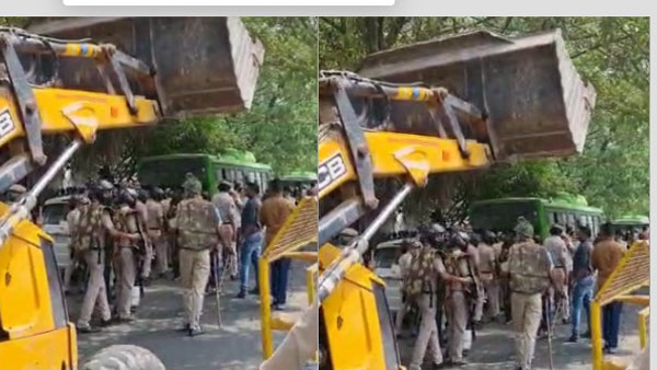 buldozergiri continued in delhi as demolitions in new friends colony and mangolpuri today buldozergiri continued in delhi as demolitions in new friends colony and mangolpuri today