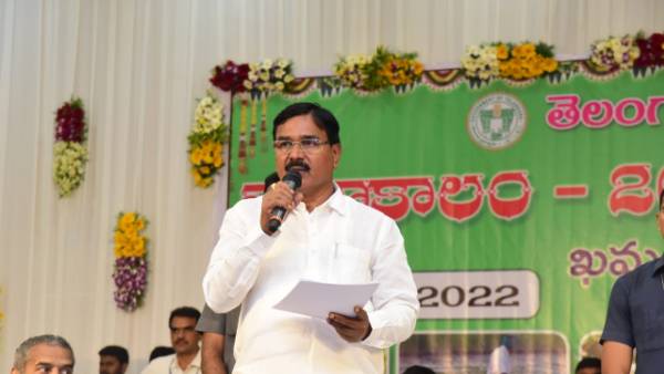 విషయం చిమ్మడం దురదృష్టకరం.. కాంగ్రెస్, బీజేపి కి వ్యవసాయ మంత్రి చురకలు విషయం చిమ్మడం దురదృష్టకరం.. కాంగ్రెస్, బీజేపి కి వ్యవసాయ మంత్రి చురకలు