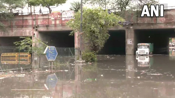 ఢిల్లీలో భారీ వర్షం బీభత్సం