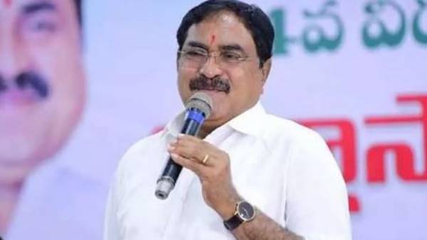  రాయపర్తిలో పలు అభివృద్ధి పనులకు శంకుస్థాపనలు చేసిన మంత్రి