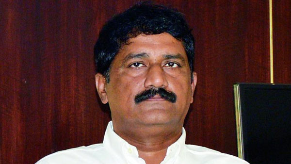 మళ్ళీ యాక్టివ్ అవుతున్న గంటా శ్రీనివాసరావు .. టీడీపీ పార్టీ ఆఫీస్ లో ప్రత్యక్షం 