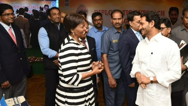 దావోస్ లో పెట్టుబడుల వేట