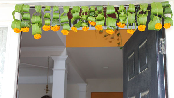 మామిడి తోరణాలతో పని వత్తిడి నుండి ఉపశమనం