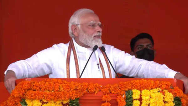 మూడనమ్మకాలతో ప్రభుత్వం పని చేస్తోంది