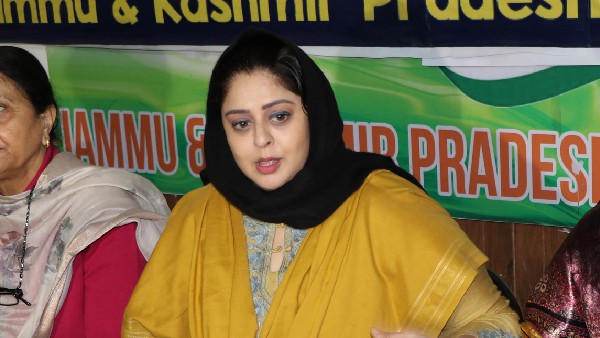  18 ఏళ్లుగా తనకు అవకాశం ఇవ్వలేదంటూ నగ్మా తీవ్ర అసంతృప్తి..