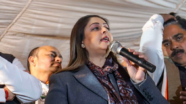 తనకు రాజ్యసభకు వెళ్ళే అర్హత లేదా: నగ్మా ప్రశ్న 