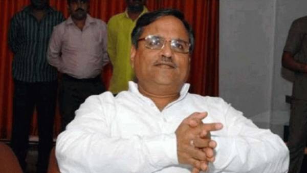 రాజకీయ కక్ష.. నో కామెంట్