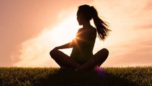 చేతులు జోడించి సూర్య భగవానుని ఉదయం పూజిస్తే అన్నీ మంచి ఫలితాలే