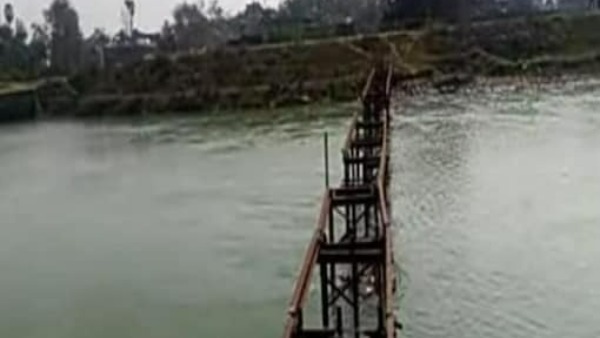 వంతెన కూల్చెయ్యటానికి గ్యాస్ కట్టర్లు 