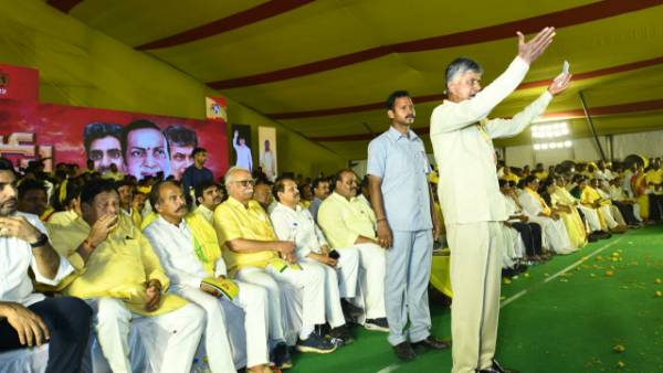 బ్లూ మీడియాకు పోటీగా సోషల్ మీడియా బ్లూ మీడియాకు పోటీగా సోషల్ మీడియా