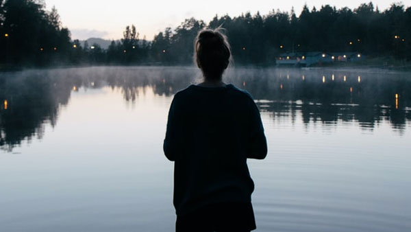 సినిమా చూపించిన భార్య సినిమా చూపించిన భార్య