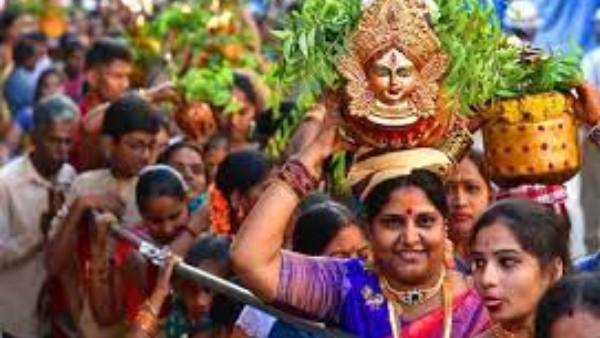  భారీగా భక్తుల రాక..