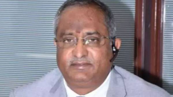 కోర్టును ఆశ్రయించి