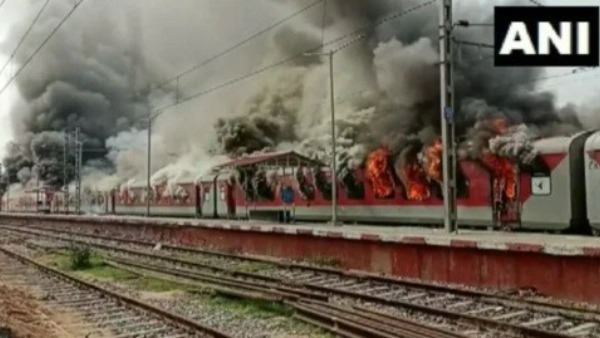 రైల్వేకు రూ. 700 కోట్ల ఆస్తి నష్టం