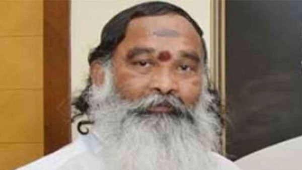  పార్టీ కార్య‌క్ర‌మాలకు దూరంగా..