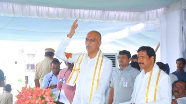  రేవంత్ రెడ్డి కేవలం మాటల ఎమ్మెల్యే.. కొడంగల్ లో అభివృద్ది శూన్యమన్న మంత్రి హరీష్ రావు..