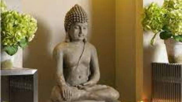 వాస్తు ప్రకారం బుద్ధుడి విగ్రహాలను పెట్టేటప్పుడు చెయ్యకూడని తప్పులివే
