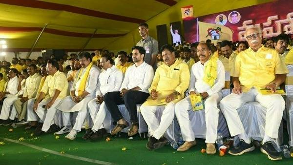 ఎన్నికల సమయంలోనే పొత్తులపై నిర్ణయం ఎన్నికల సమయంలోనే పొత్తులపై నిర్ణయం