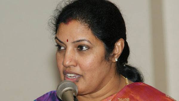 నాని వ్యాఖ్య‌ల‌పై పురంధేశ్వ‌రి మౌనం