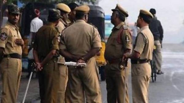 షాపులోకి వెళ్లి మరీ..