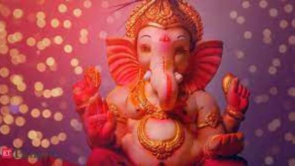 మట్టి విగ్రహాలే.. మట్టి విగ్రహాలే..