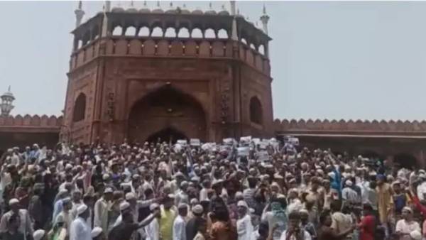 nupur sharma comments row- muslims protests at delhi jama masjid, kolkata and UP also nupur sharma comments row- muslims protests at delhi jama masjid, kolkata and UP also