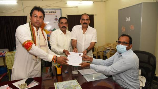 Vikram Reddy Emotional Reaction after huge Victory in Atmakur by poll, thanks to voters Vikram Reddy Emotional Reaction after huge Victory in Atmakur by poll, thanks to voters