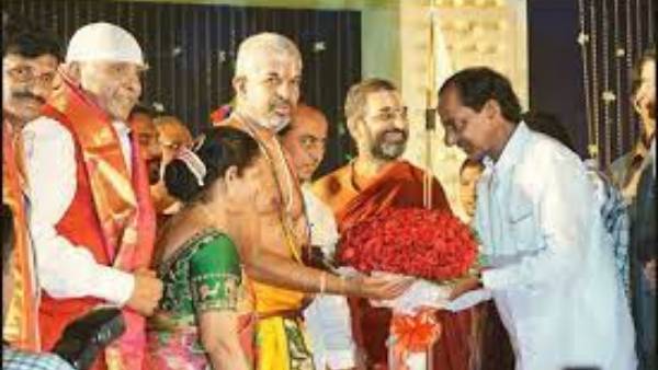 ముఖ్య‌మంత్రి కేసీఆర్ తో పెరిగిన దూరం